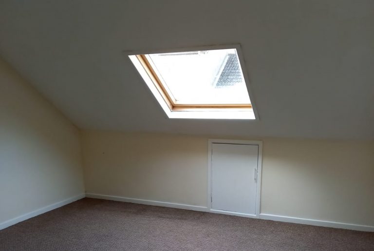 Large light bedroom unfurnished