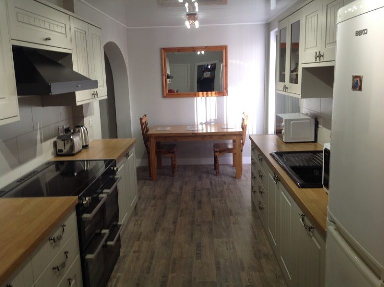Norfolk room to rent kicthen diner 768x573