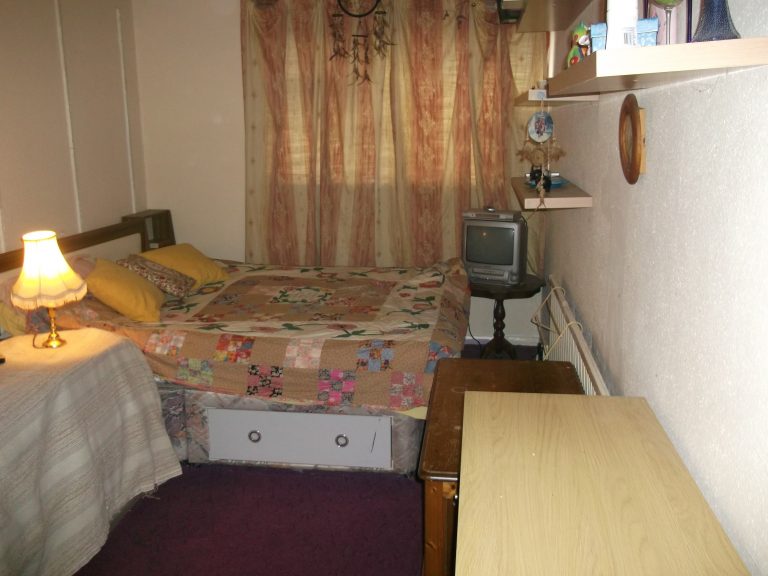 J BEDROOM 001 768x576