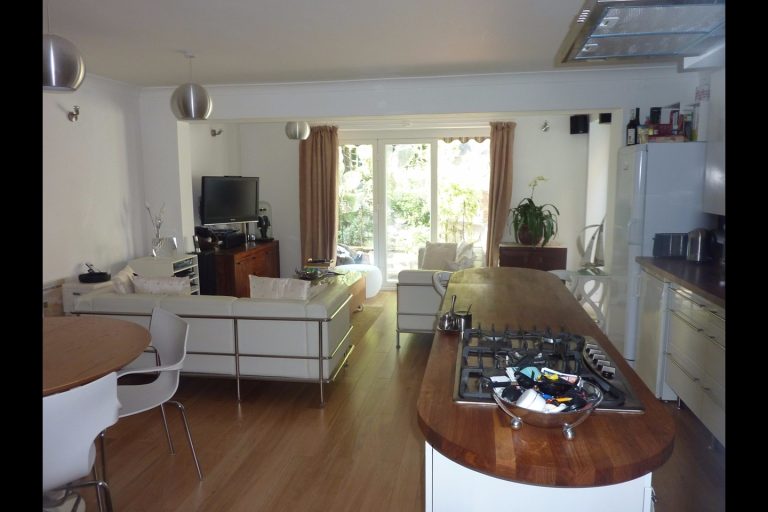 iving room2 768x512