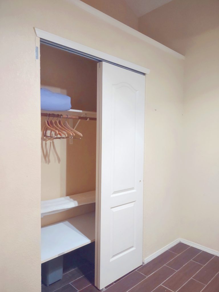 room2 closet 768x1024