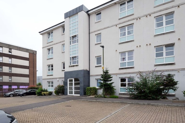 84 front view 768x512