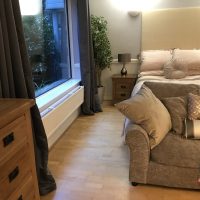 Large bedsit room in Bracknell
