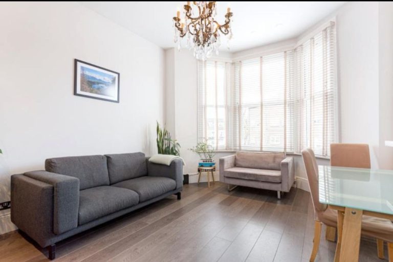 Lounge 1 768x513