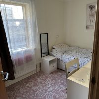Room to rent in mature flat share in Cambridge