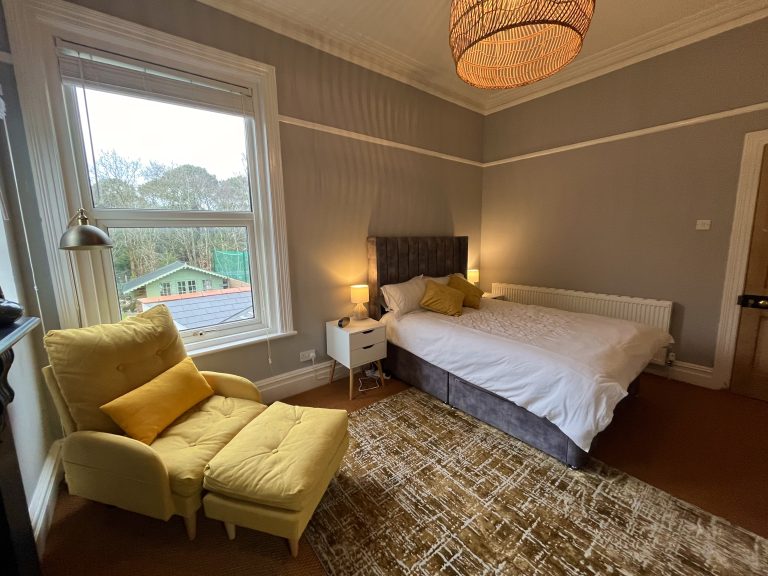 Room for rent in Poole BH14 8TH house share