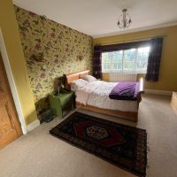 Large double room with ensuite bath in Worcestershre family home