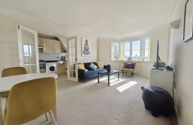 08FEC1F4 48AD 4AAD A830 6BF560F6581A 768x500