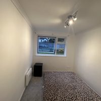 Double room with mattress in Wallington