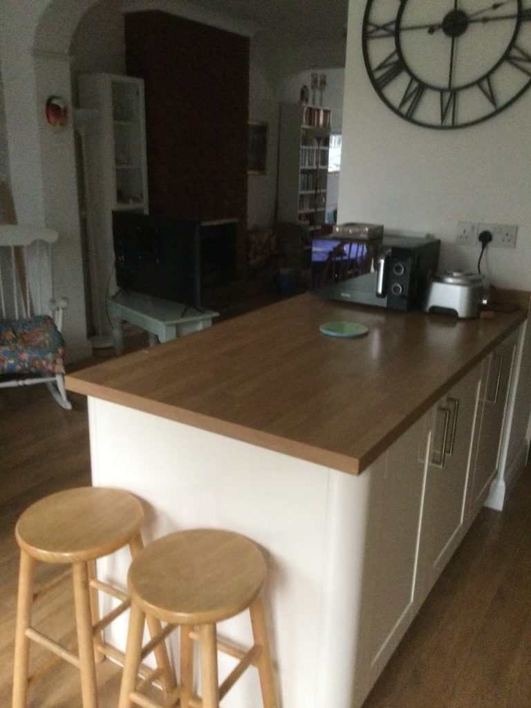 4A8D20F5 A7F0 4635 910C AC32B6228A43 768x1024