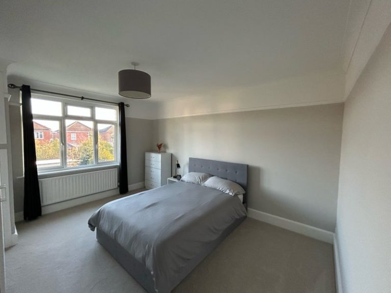 Bedroom 1 768x576