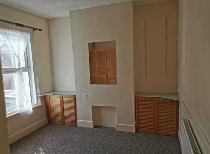 Large room for rent in Worthing