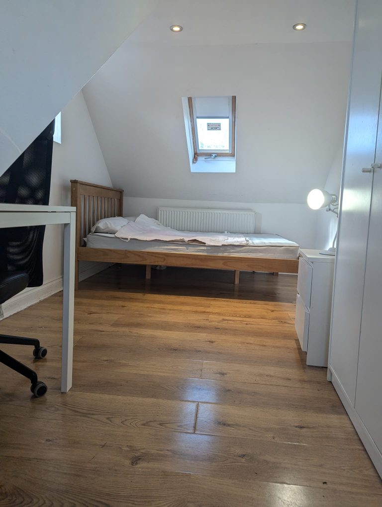 Loft Room 2 768x1020