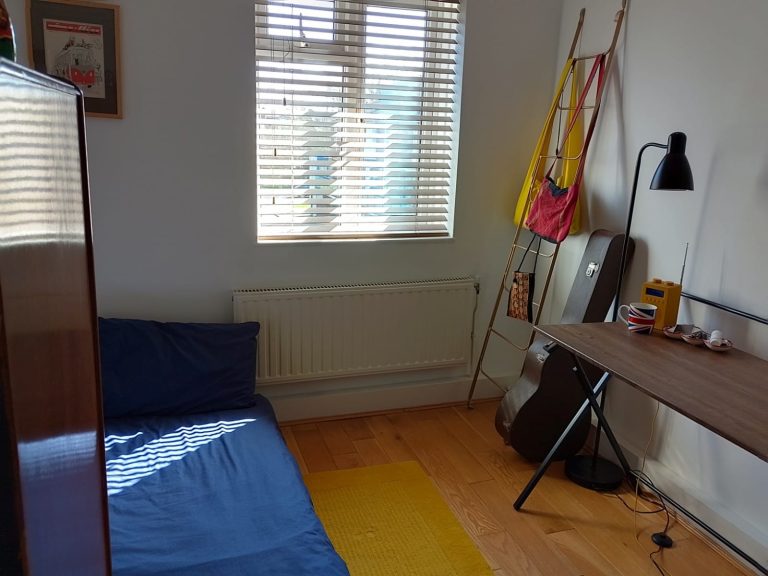 bedroom 1 768x576