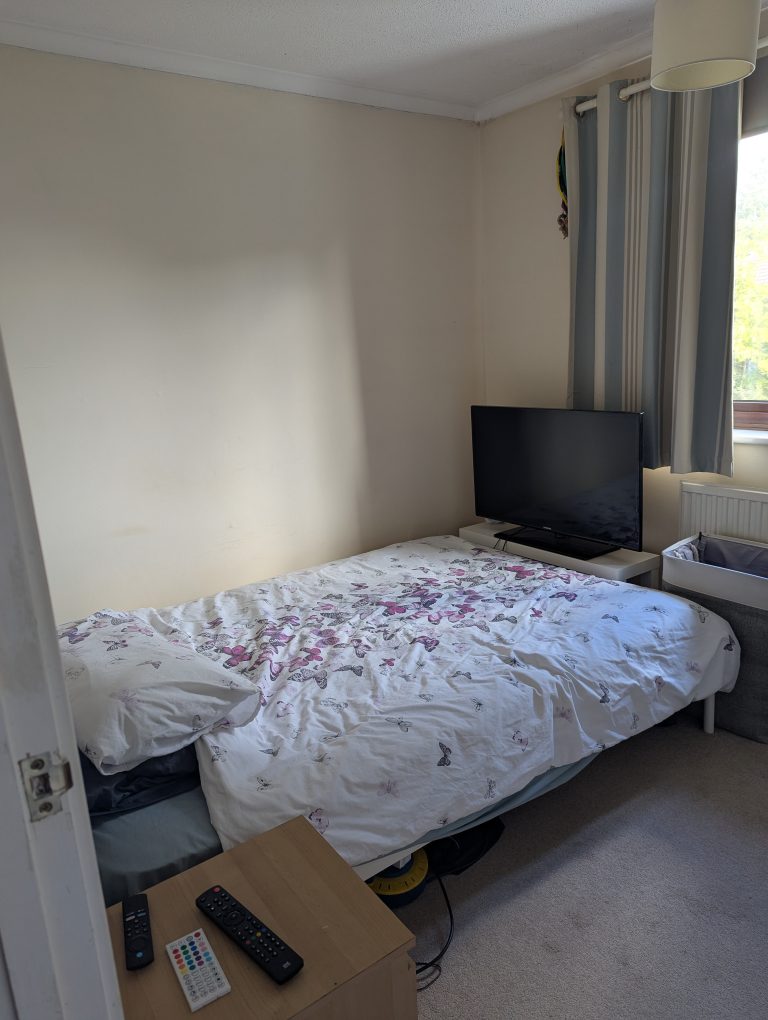 PXL 20250923 101614313 768x1020