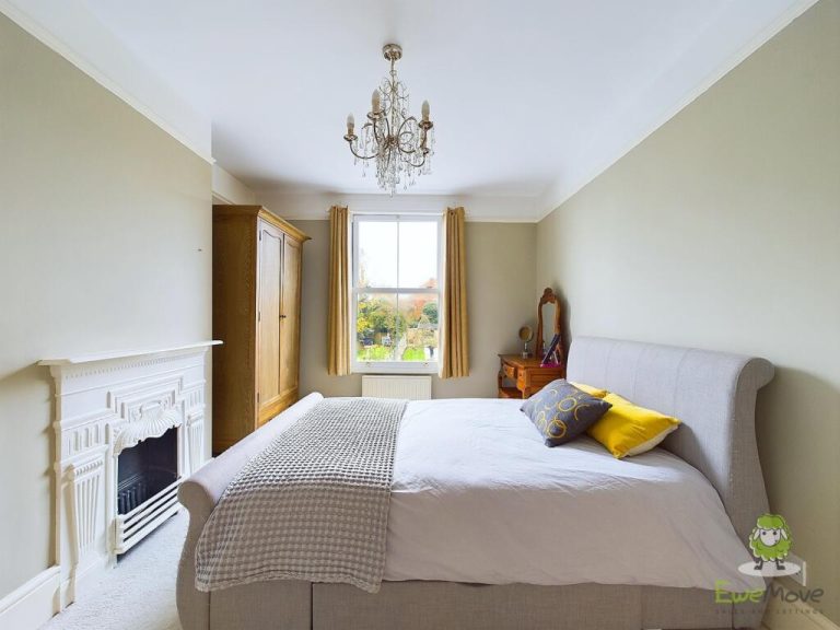 Yellow room 2 768x576