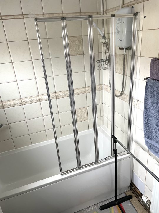 Shower screen 540x720