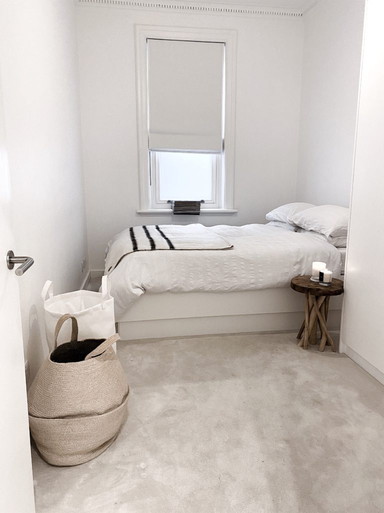 ISIMG 1135284 768x1025