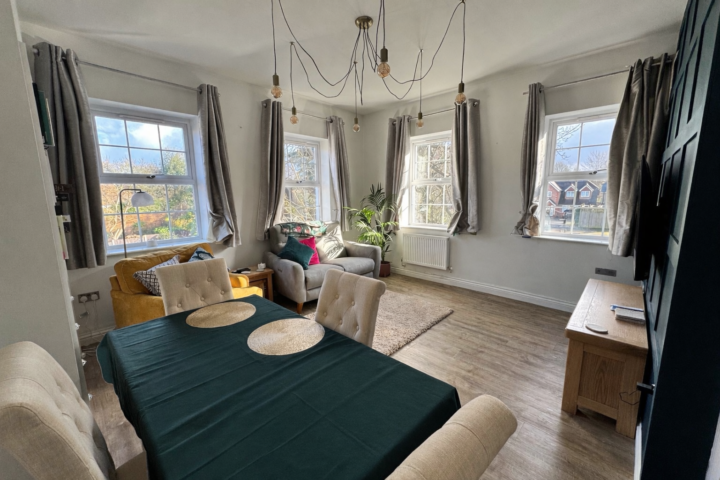 EE68C765 958E 4111 888C CF0C46005418 720x480