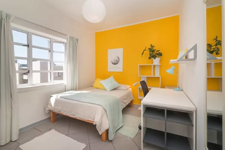 301Heathrow 1a 2 768x511